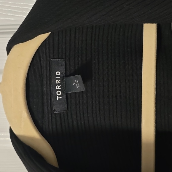 Womens crop jacket with gold buttons - Picture 2 of 4